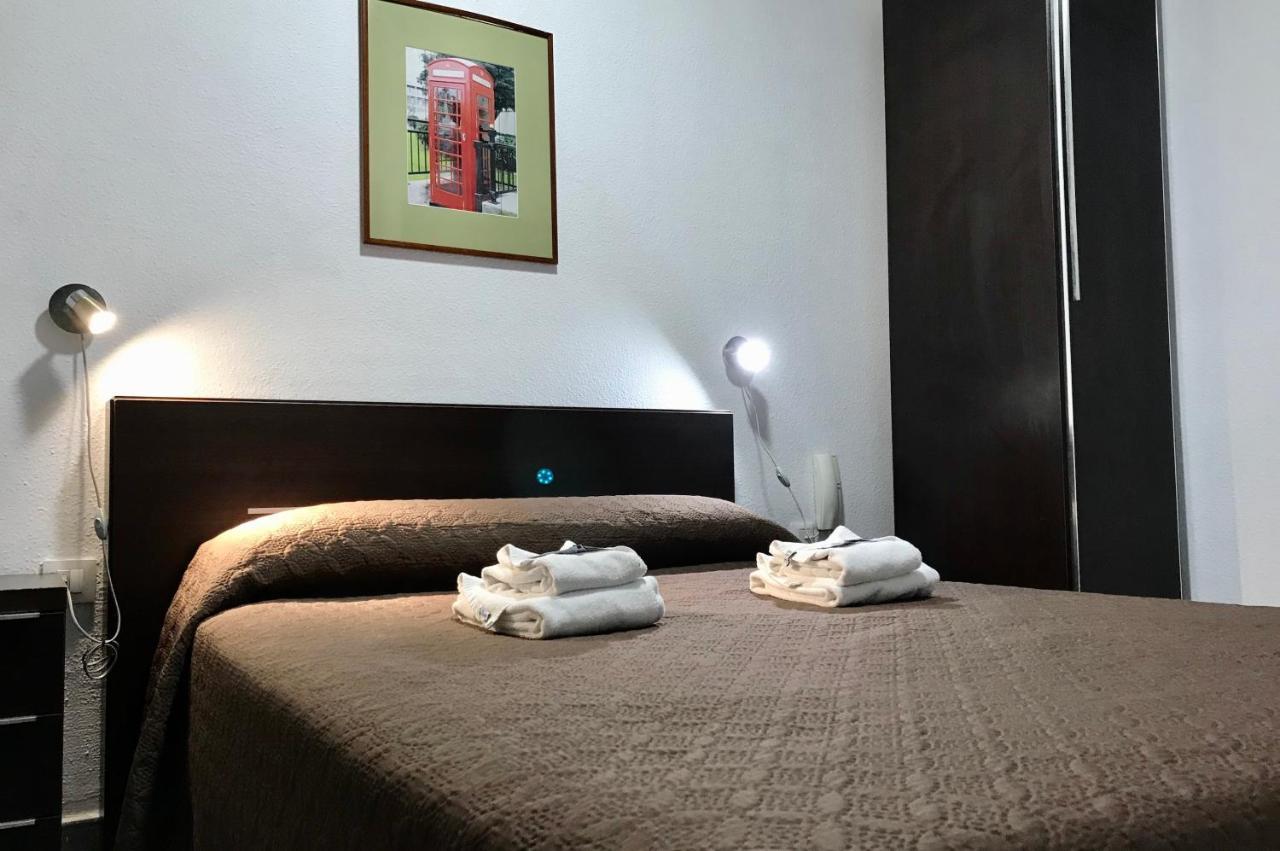Hostal Carlos 2 La Linea de la Concepcion Bagian luar foto
