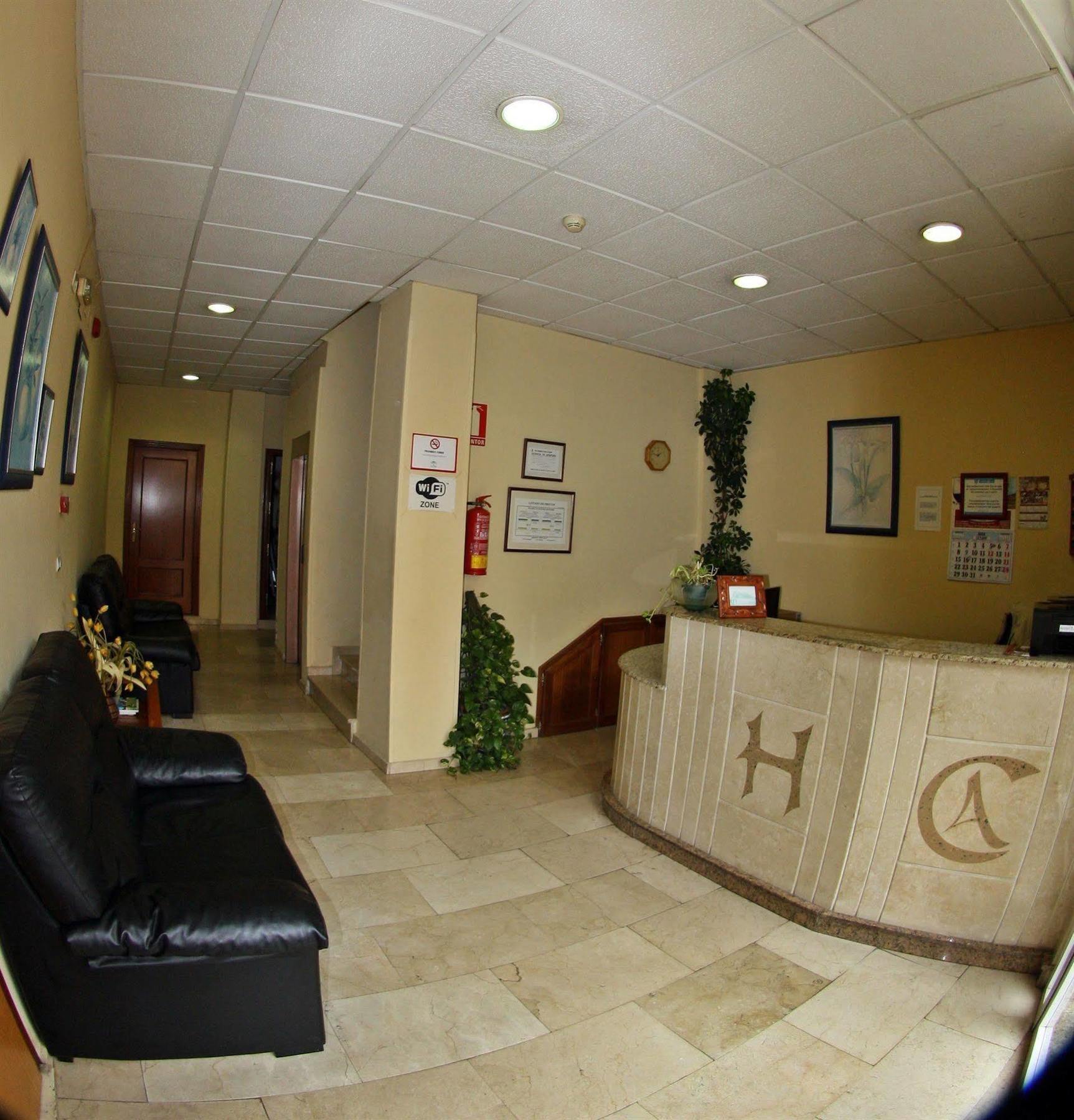 Hostal Carlos 2 La Linea de la Concepcion Bagian luar foto
